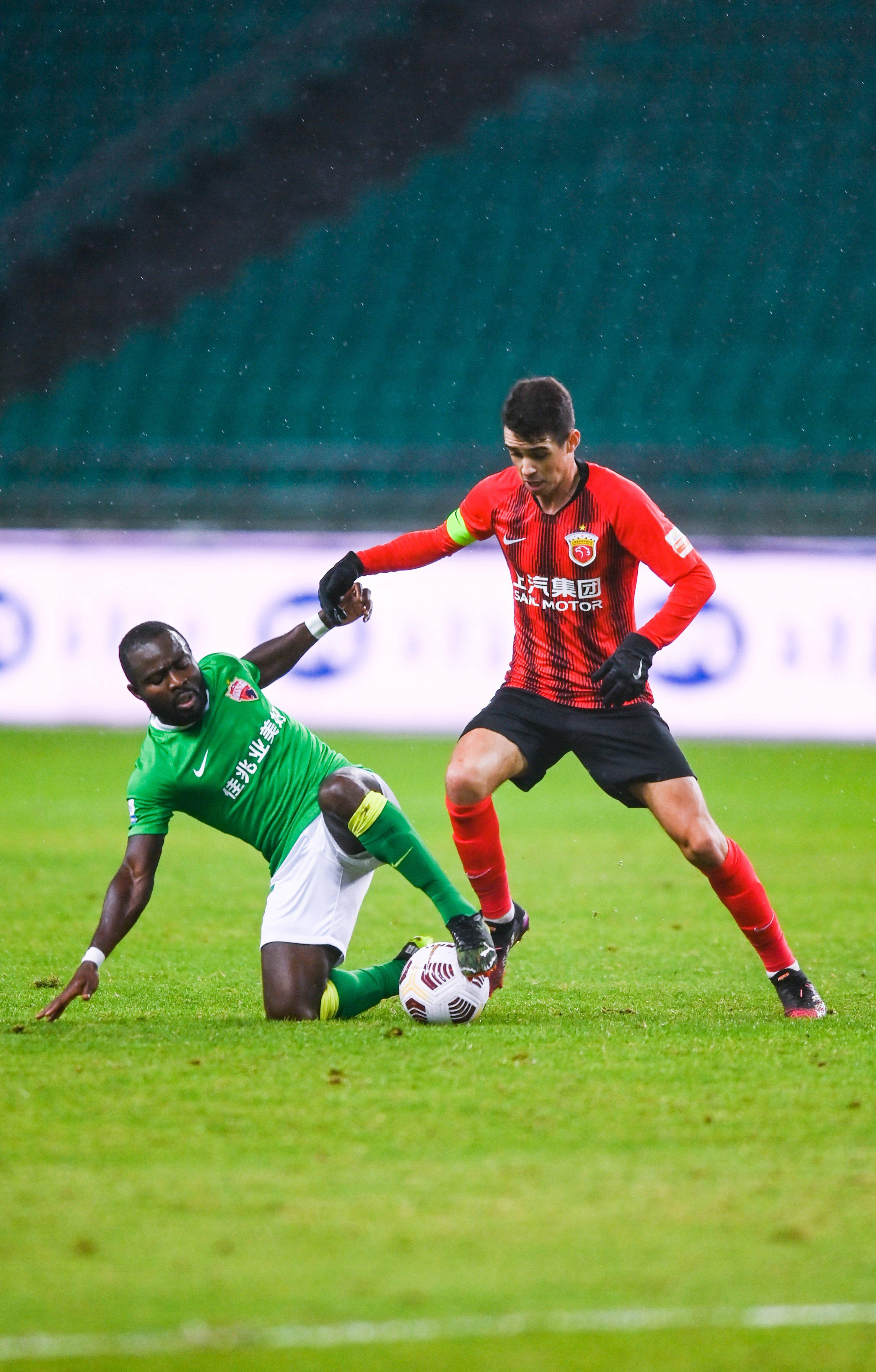 坚持激烈的 坚持激烈的